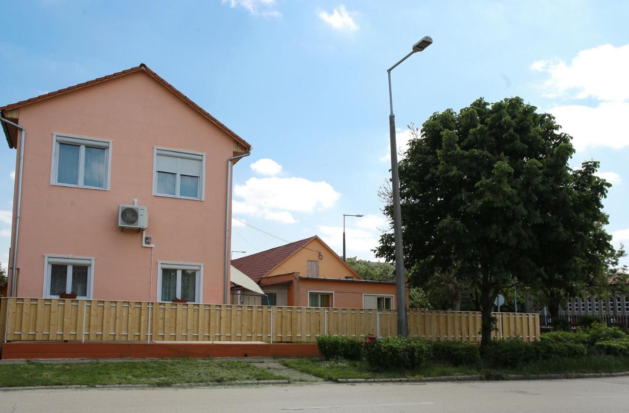 Central Panzio Szentes Zewnętrze zdjęcie